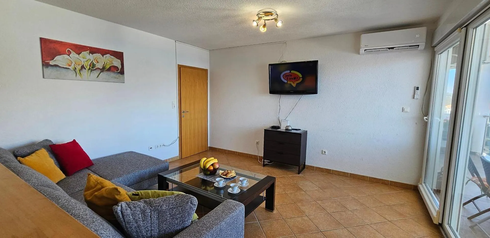 Large Seaview Apt, 150M To Beach, 4Km From Trogir - Apt Nora