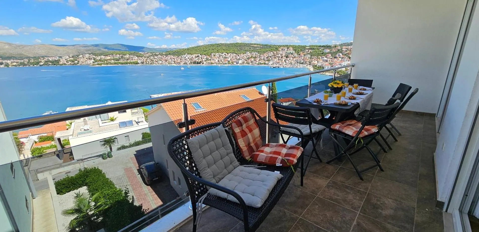 Large Seaview Apt, 150M To Beach, 4Km From Trogir - Apt Nora Apartment