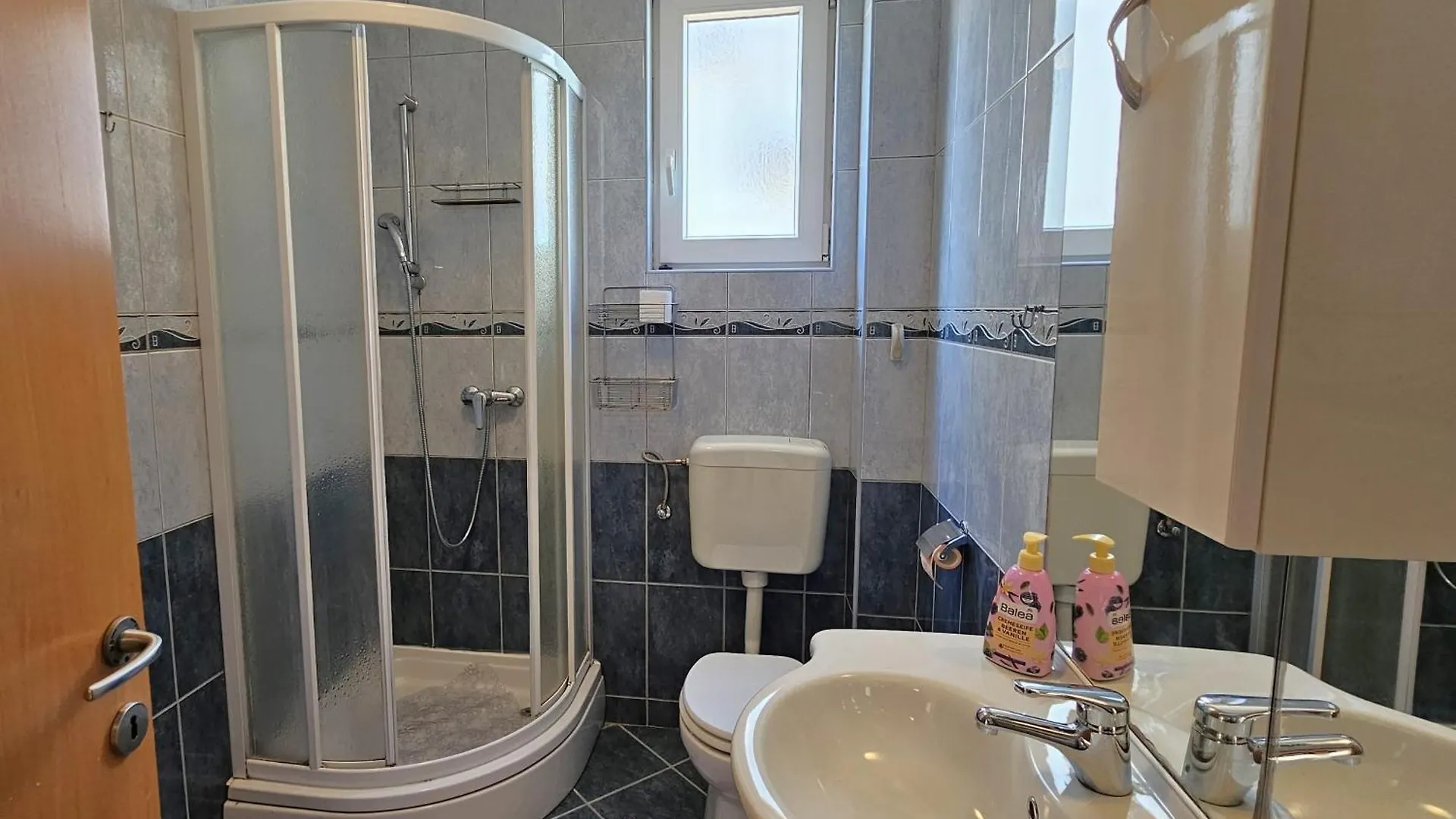 Apartment Large Seaview Apt, 150M To Beach, 4Km From Trogir - Apt Nora