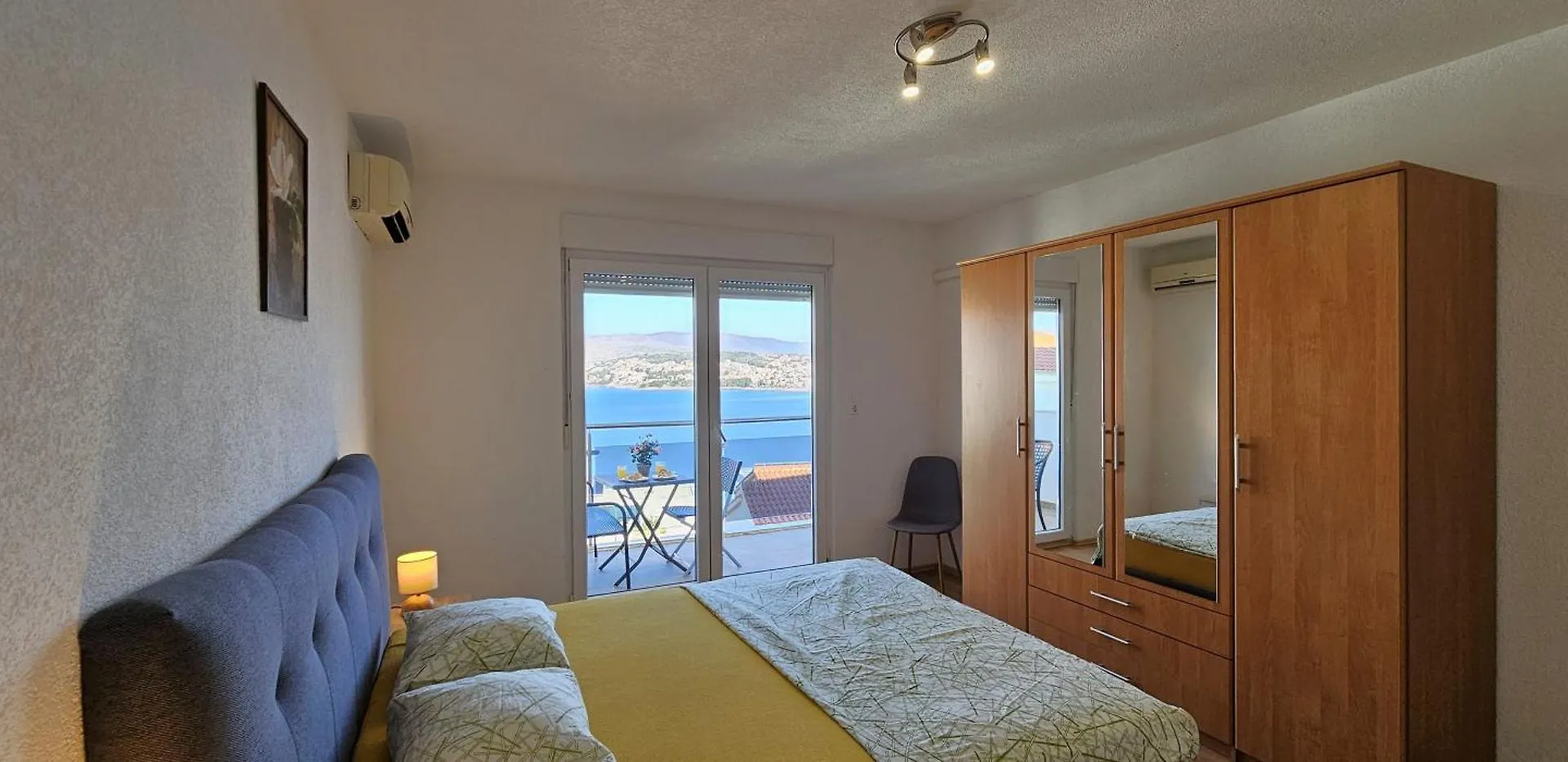 Large Seaview Apt, 150M To Beach, 4Km From Trogir - Apt Nora 0*,