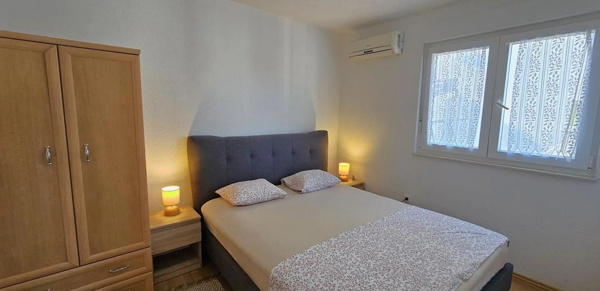 Large Seaview Apt, 150M To Beach, 4Km From Trogir - Apt Nora Croatia