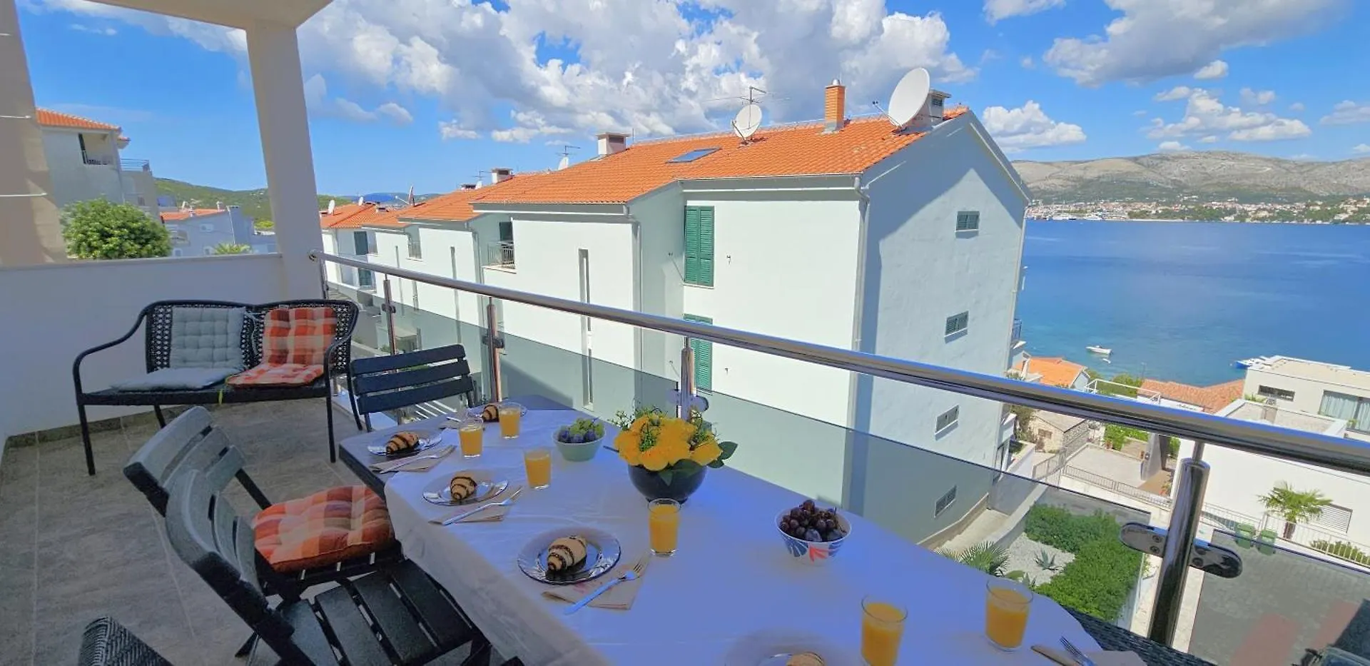 Large Seaview Apt, 150M To Beach, 4Km From Trogir - Apt Nora 0*,  Croatia